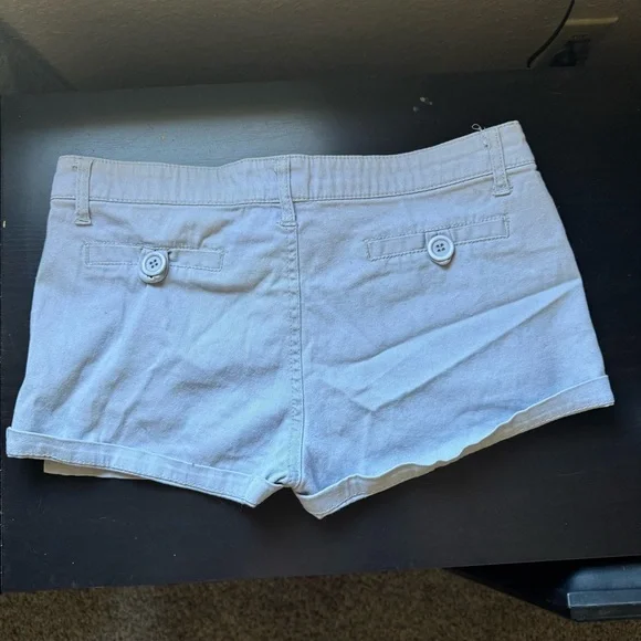 Khaki shorts - Picture 5 of 5